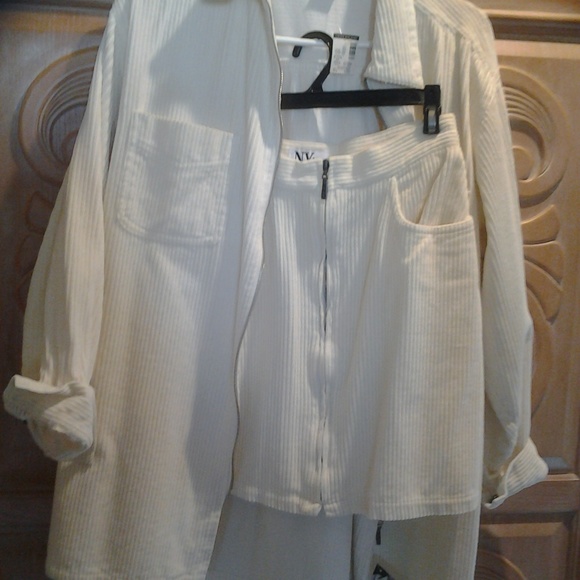 Courduroy jacket and skirt - Picture 4 of 4